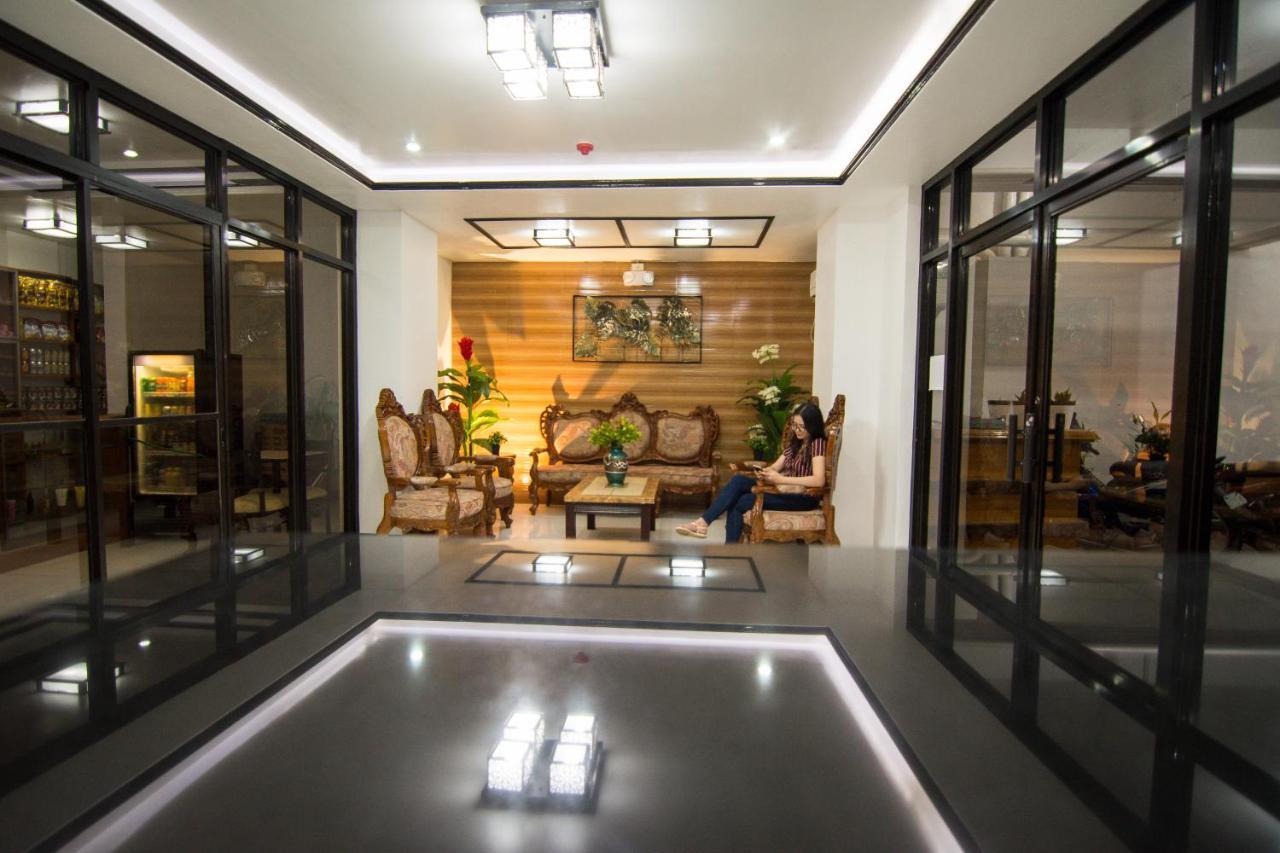 Diamond Hotel And Resto 카타르만 외부 사진